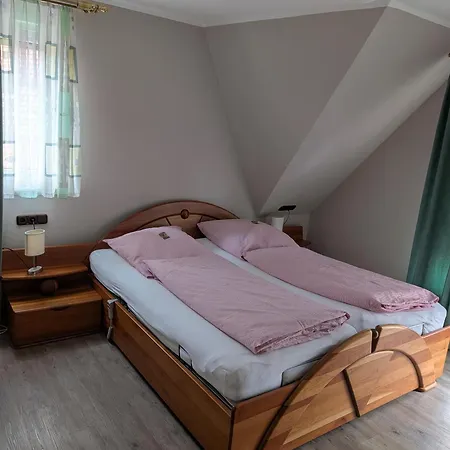 Apartment Ferienwohnung-monteurswohnung 2 *